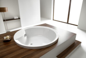 Blickfang für das moderne Bad – eine runde Badewanne.